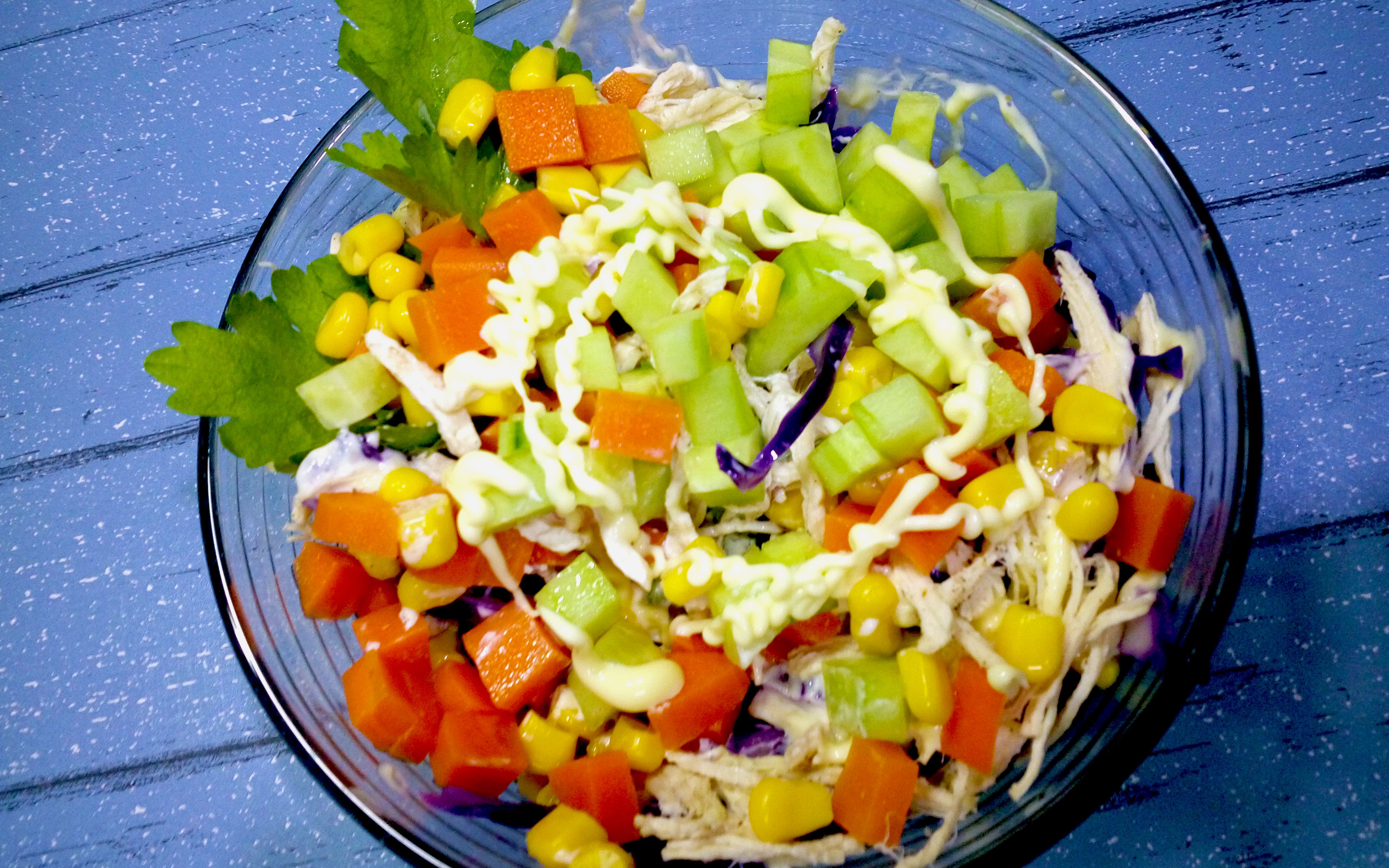 超简单宿舍瘦身低脂美食之鸡丝蔬菜沙拉