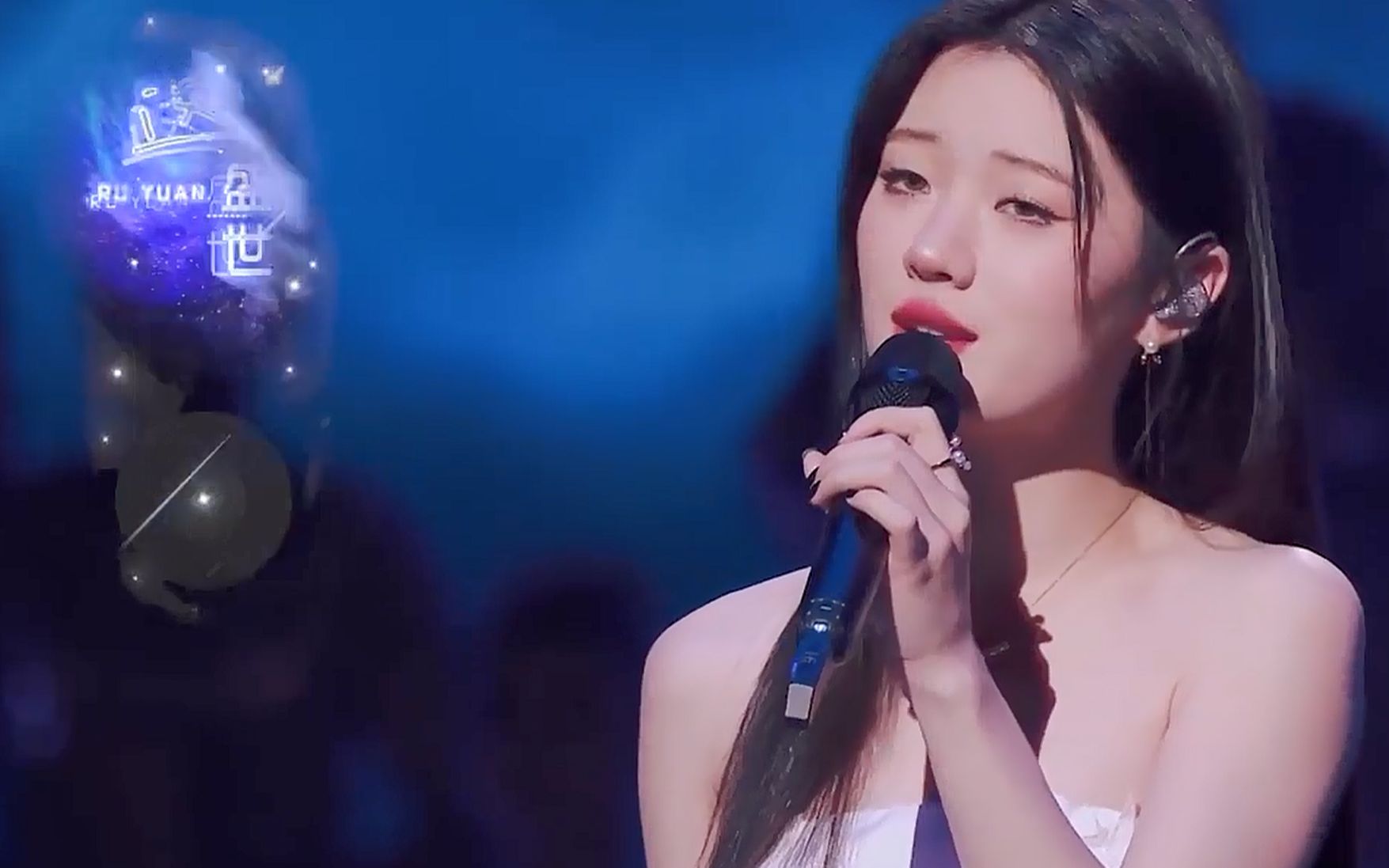 春晚杀疯了!单依纯飙唱《如愿》秒杀王菲,网友:冠军实至名归!