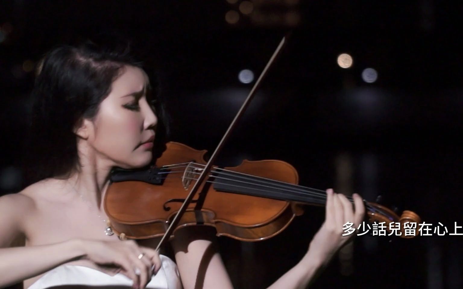 [图]莫斯科郊外的晚上 - 小提琴 (Violin Cover by Momo) モスクワ郊外の夕べ バイオリン Moscow Nights Violin