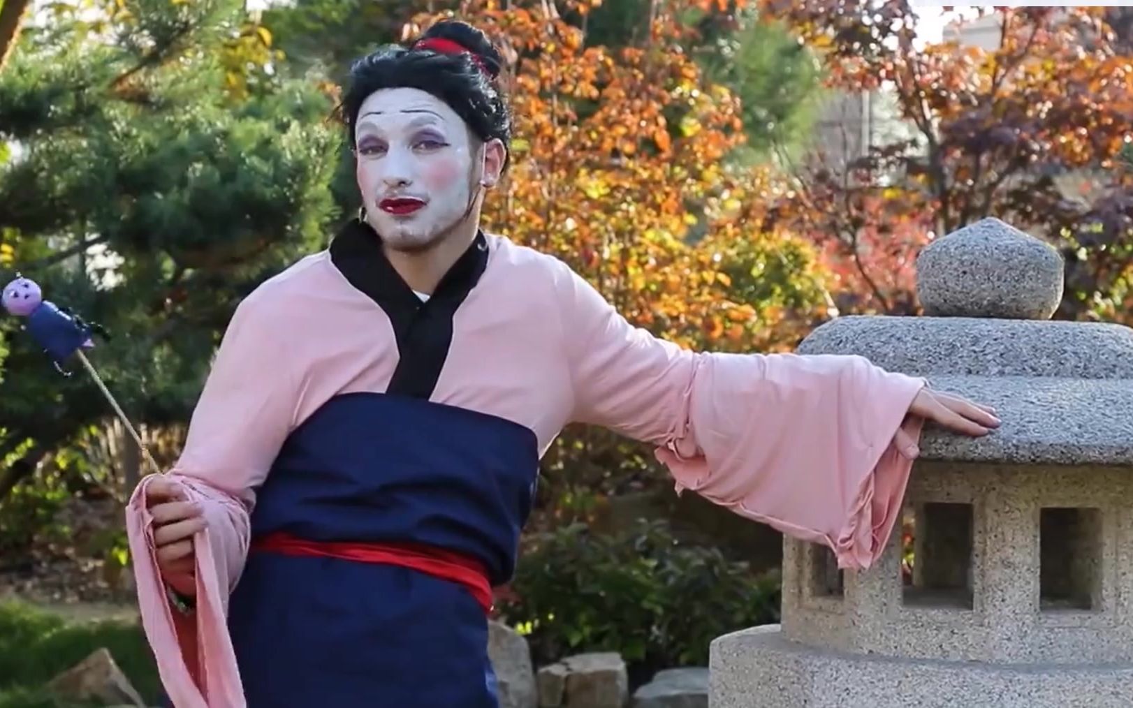 中法字幕||戏精小哥哥alex pamirès低成本超搞笑cosplay,挺像那么