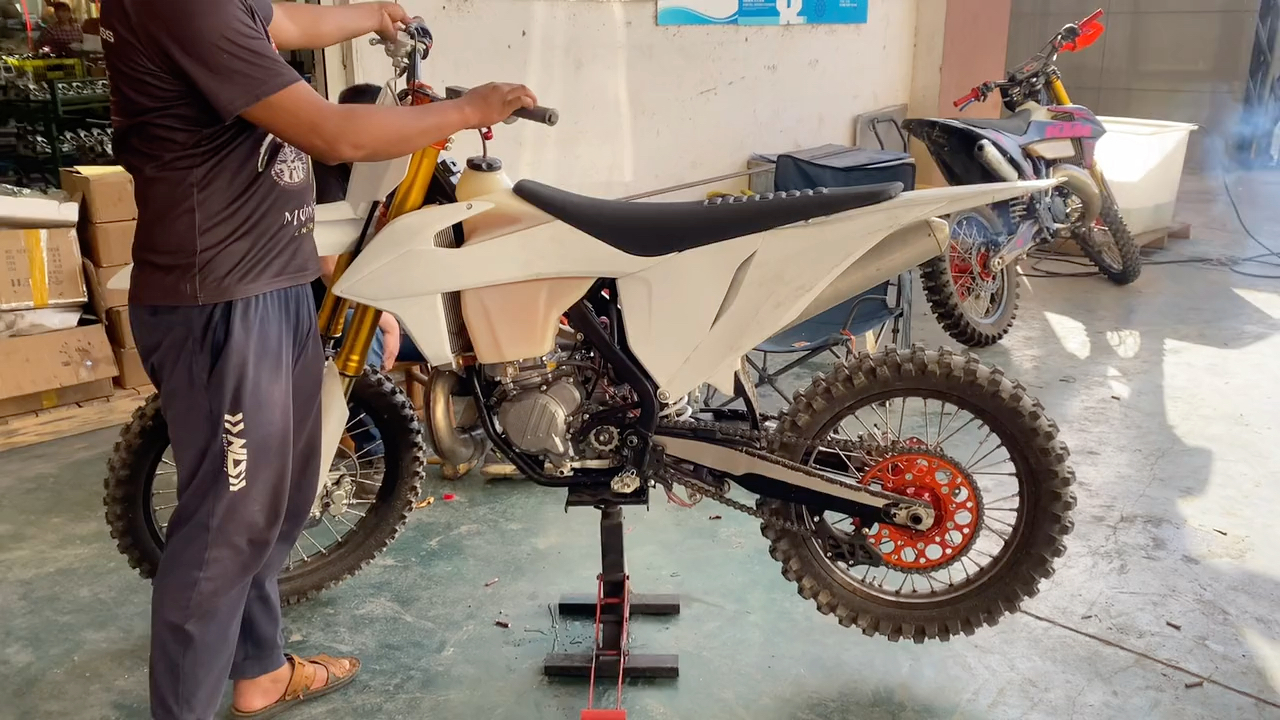 开禧二冲320新车测试中_哔哩哔哩_bilibili