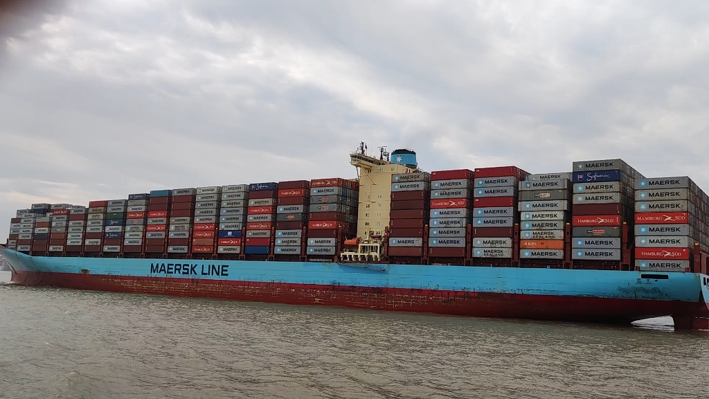 上海港海运船舶进港