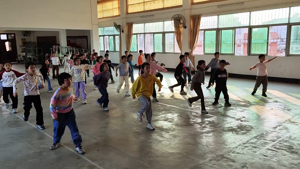 【小学生从零开始学街舞】二年级晚托兴趣课,4个S逐渐可以加速起来啦~哔哩哔哩bilibili