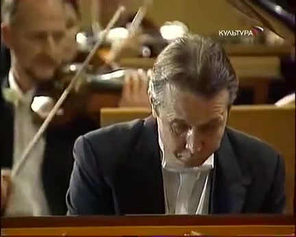 [图]Mikhail Pletnev Plays Chopin Piano Concerto No. 2 in F minor 普雷特涅夫 肖邦第二钢琴协奏曲