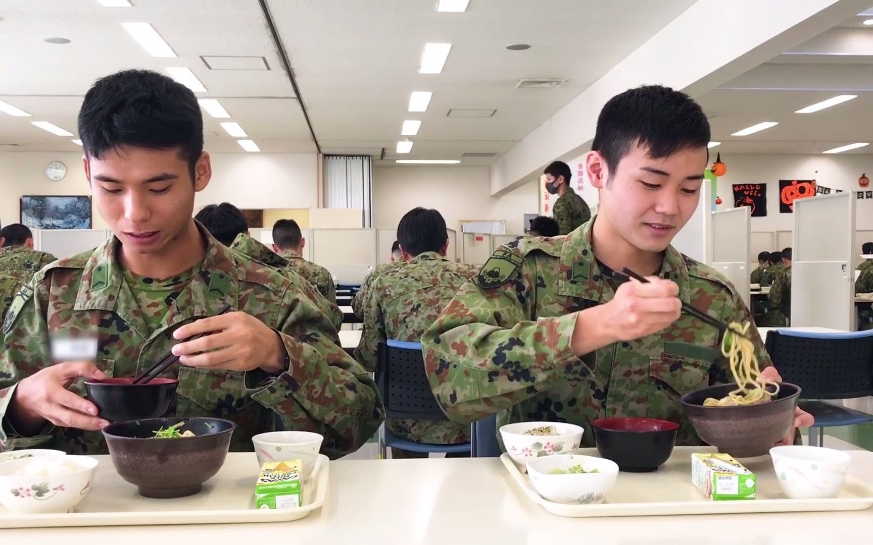 日本自卫队日常伙食一览_哔哩哔哩_bilibili