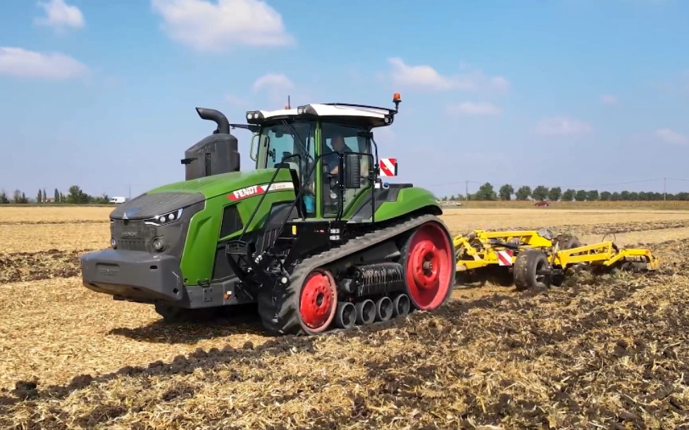 法国首台芬特(fendt)1162 vario mt履带式拖拉机茬地深松作业_哔哩