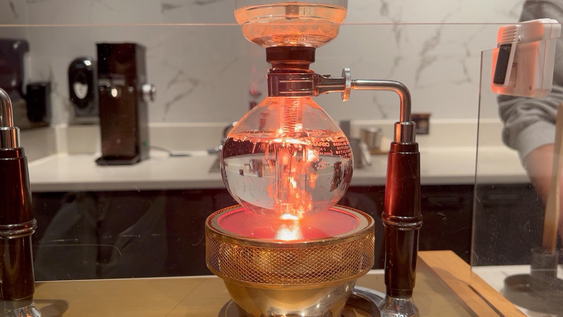 星巴克·虹吸壶冲泡咖啡 制作 顾客第一视角