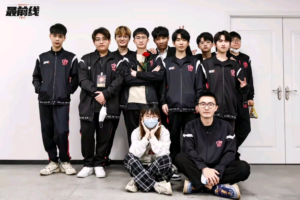 gr深渊加油!虽然跌跌撞撞,但是也一路走下来了呢!所以,继续向前走吧!