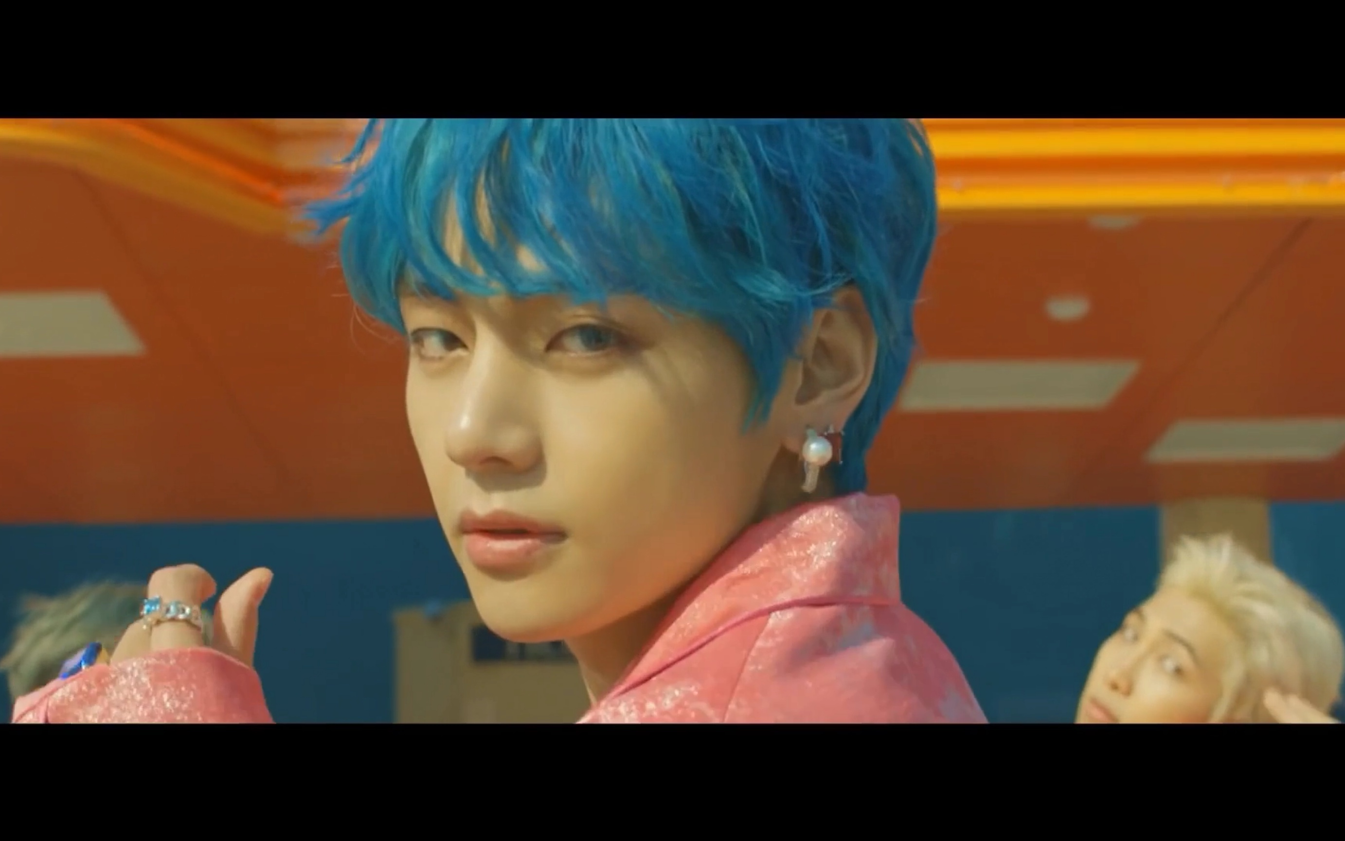 防弹速翻见封滚不会后悔系列]oh my my my这三个阿米小姐姐也太帅了