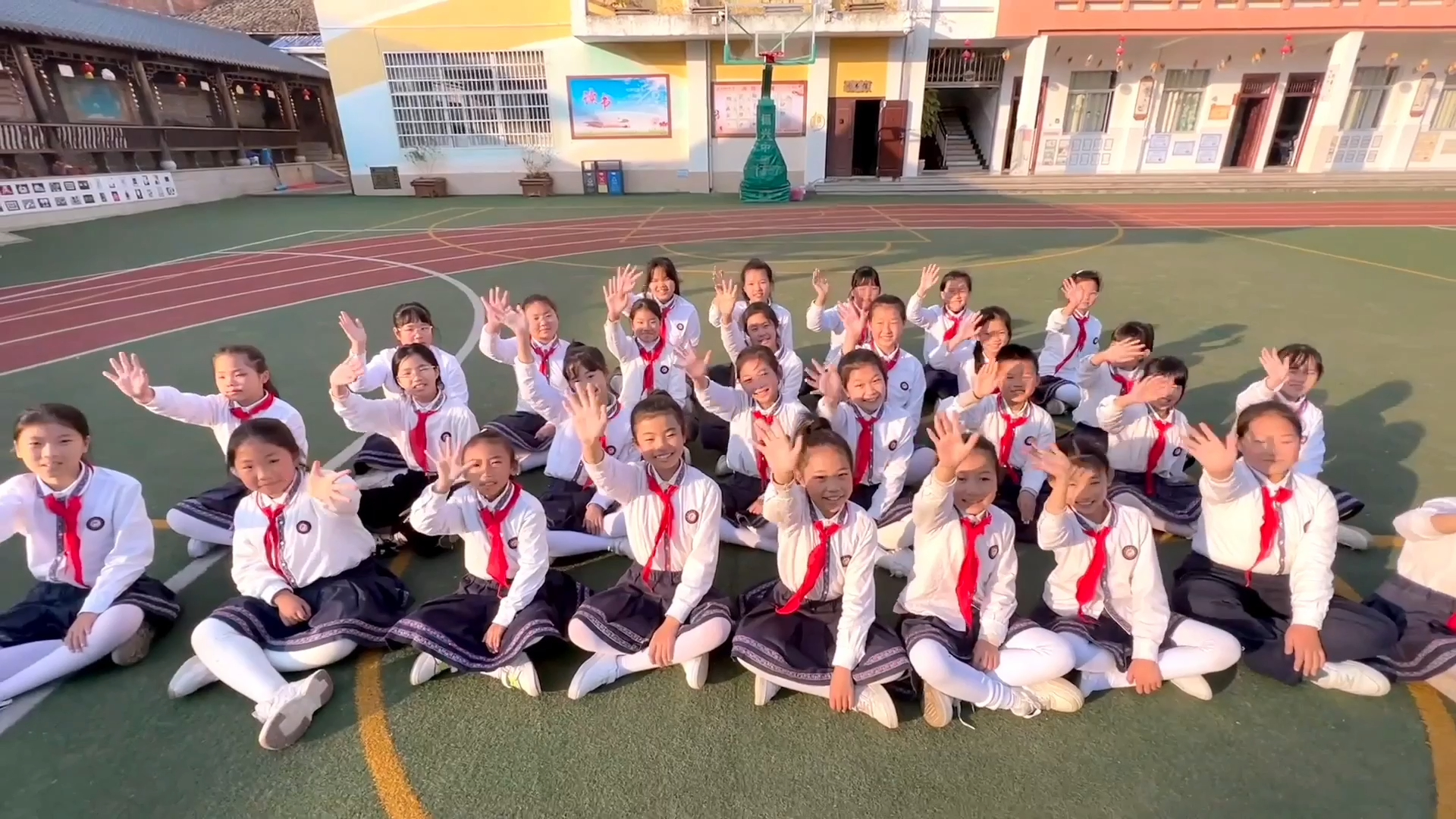 [图]民族小学《宪法伴我们成长》MV