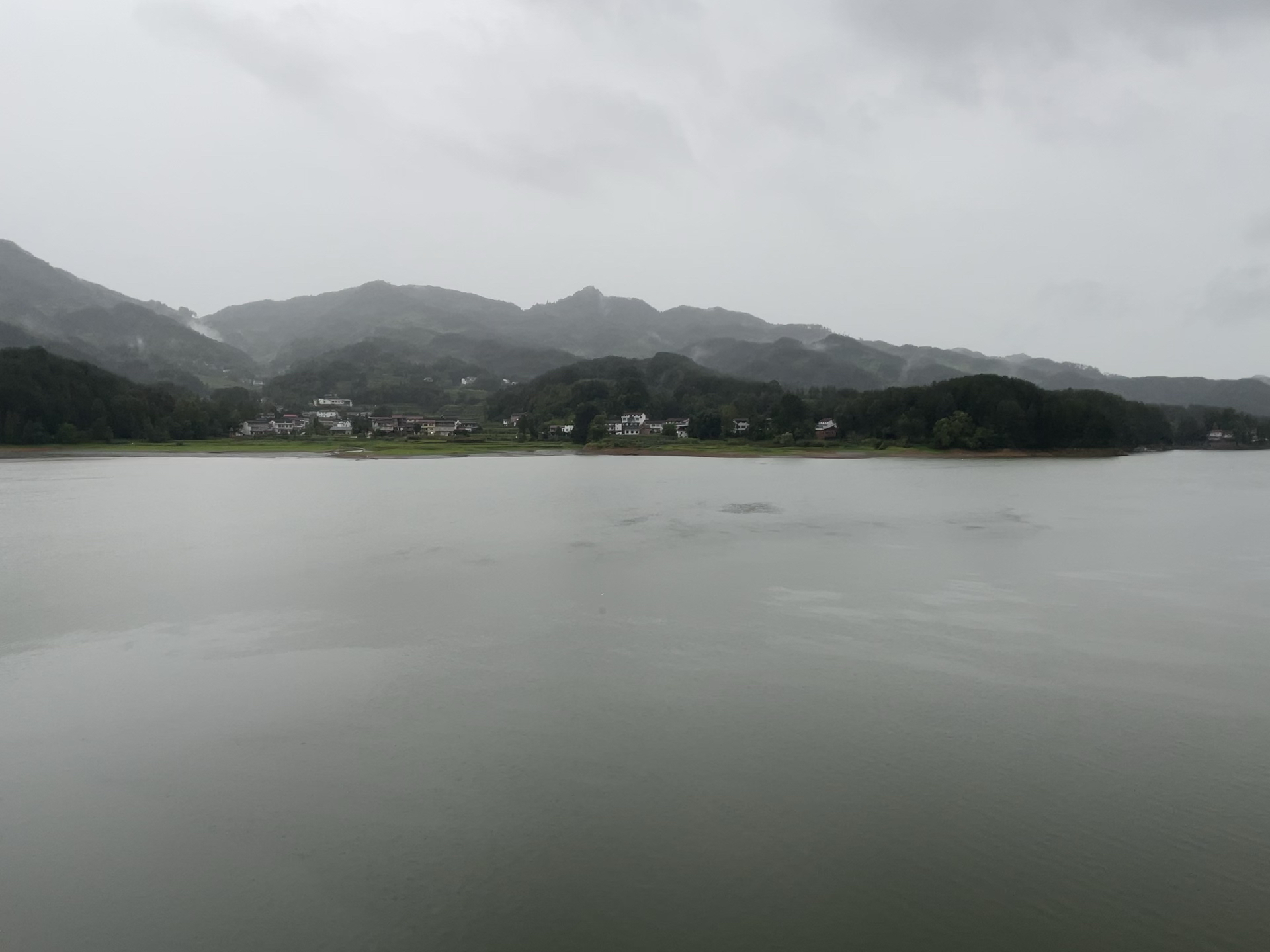 秦岭——陕南汉中红寺湖暴雨～从未领略过得"凄"