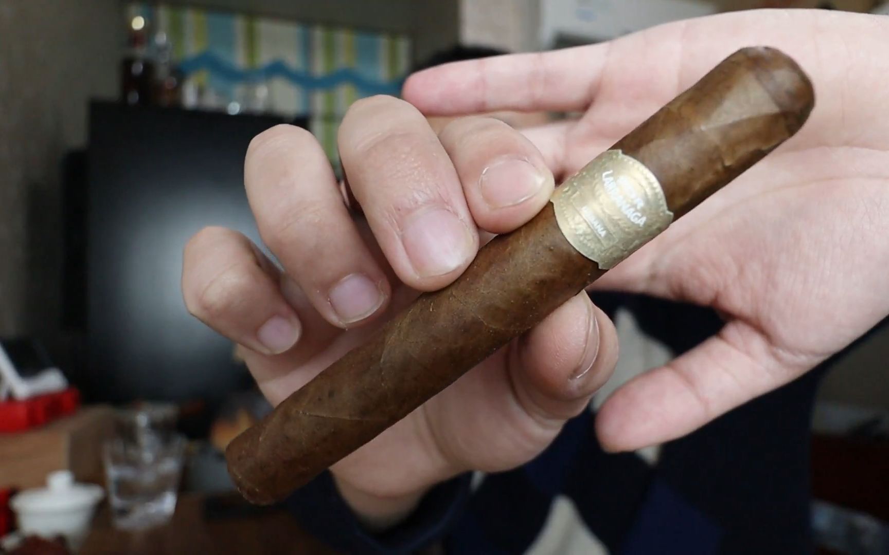 雪茄百草记之波尔 拉腊尼亚加-小皇冠(por larranaga petit coronas)