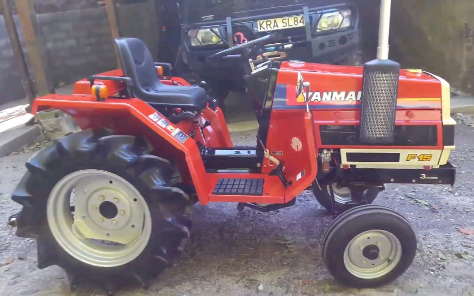 经典的紧凑型拖拉机洋马yanmar f15d拖拉机