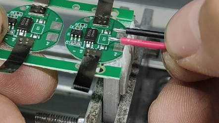 pcb板双线同焊,高效省时,一气呵成.#自动焊锡机 #焊线机 #自动化设备