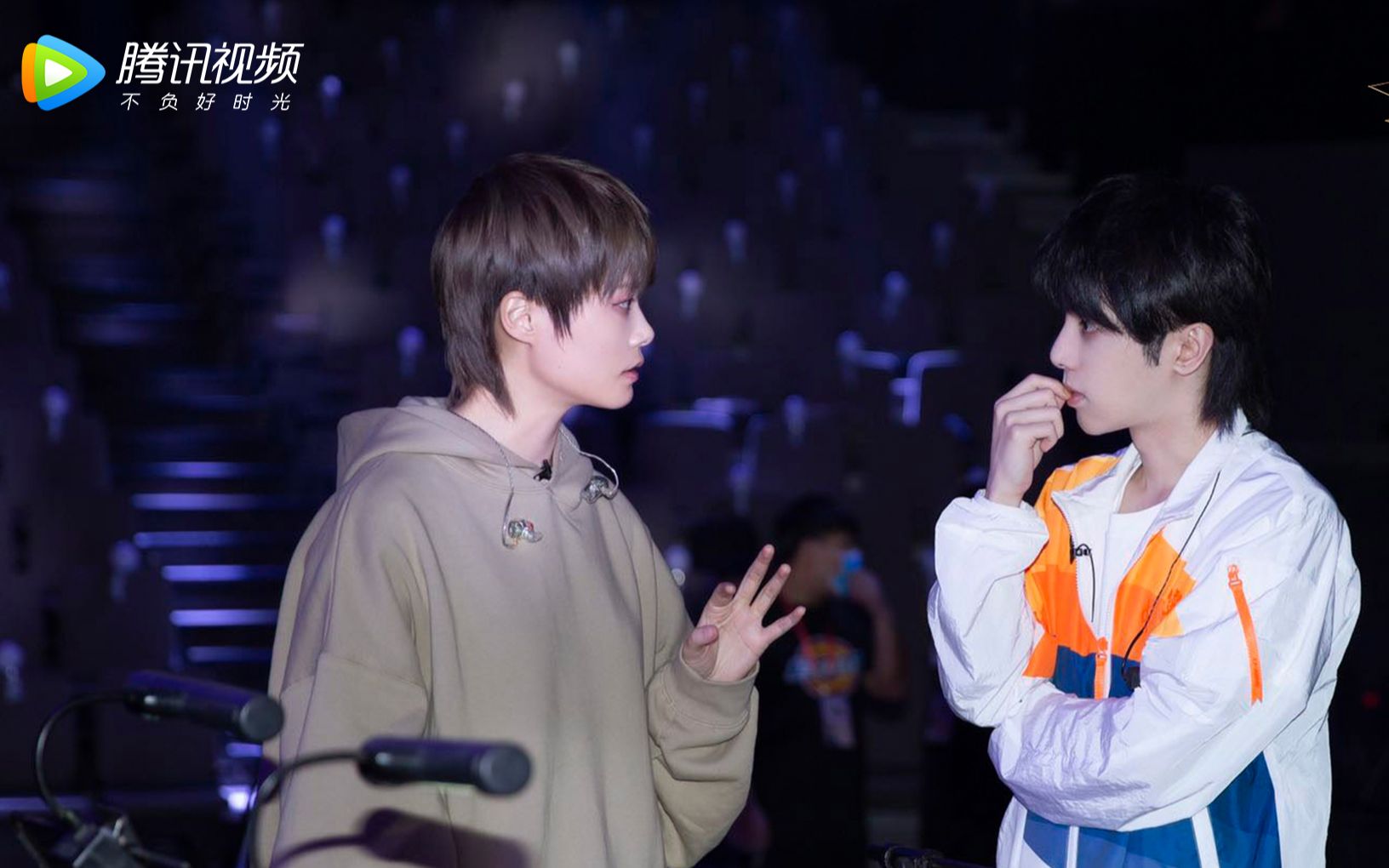 歌手华晨宇李宇春合作西门少年春花组合帅爆了