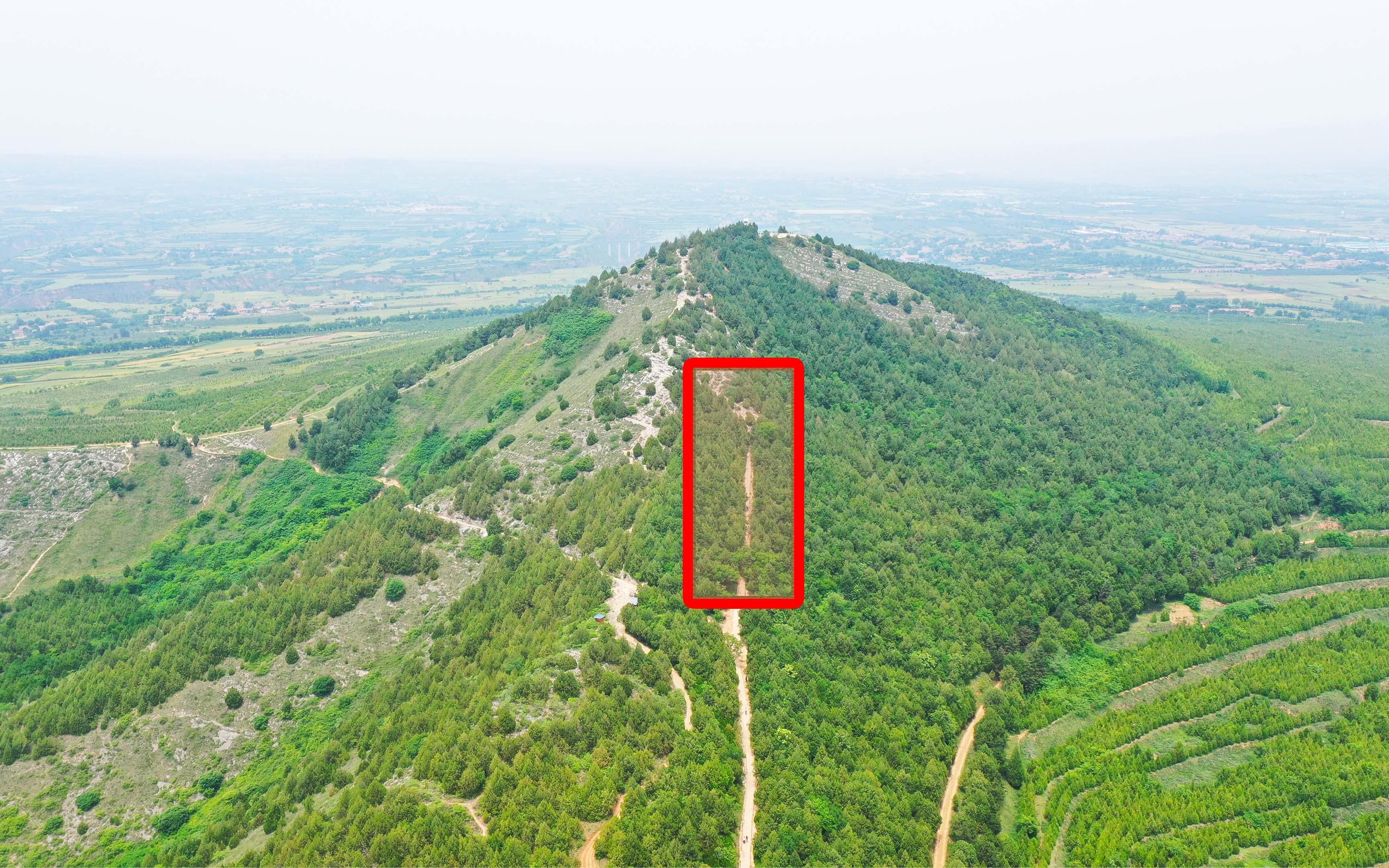 实拍武则天的乾陵,陵墓的入口在这里,自己来爬乾陵不一定能找到