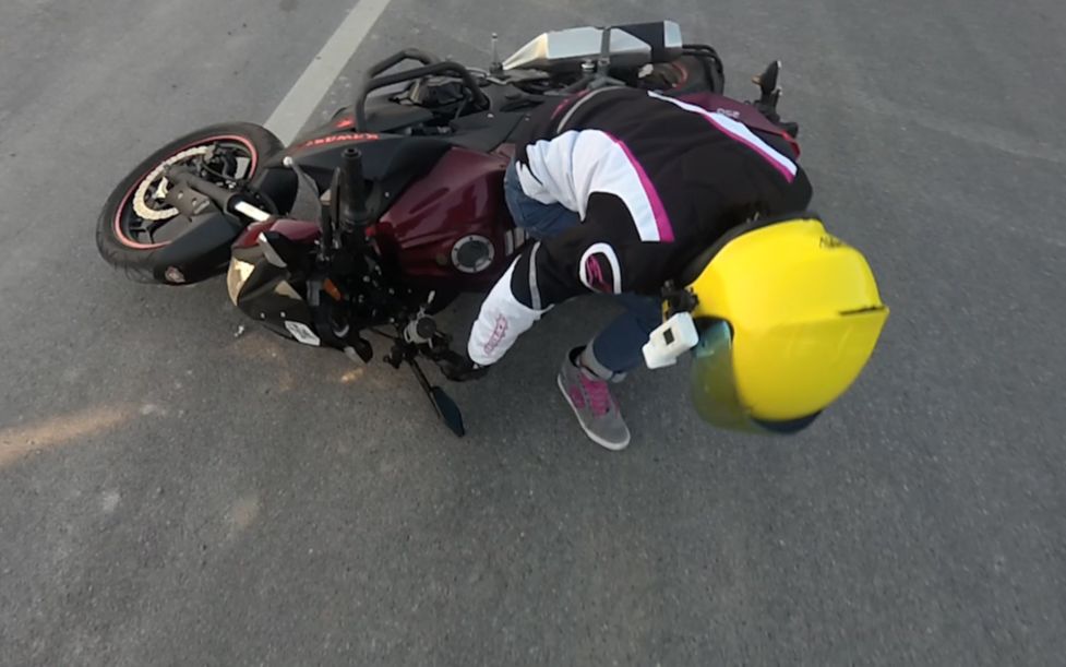 女骑士的学车 摔车2.0版本