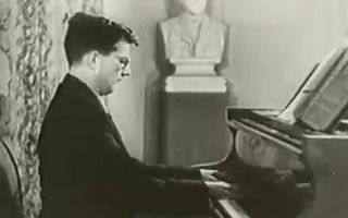 [图]肖斯塔科维奇1942年演奏自己所做的第七交响曲片段
