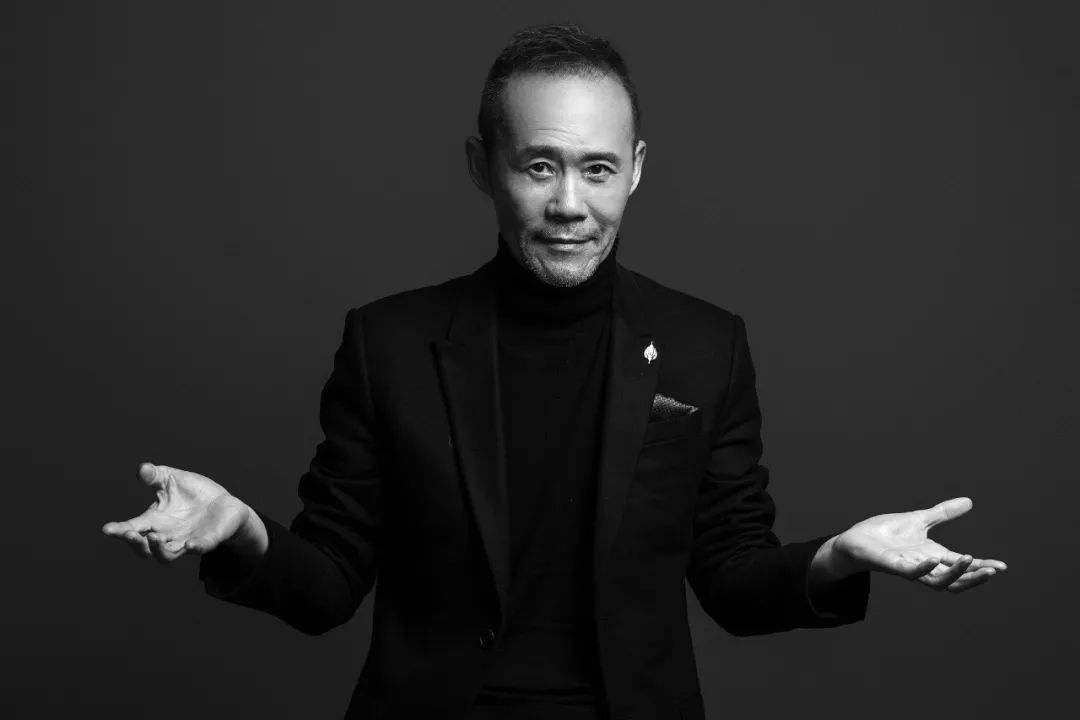 王石否认整形:整哪也不会整下巴,女孩子看我有点意思就是下巴_哔哩