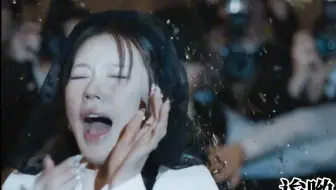 什么!宋雨琦居然暴打赵美延?[doge]     我期待这个MV的花絮～(￣▽￣～)~