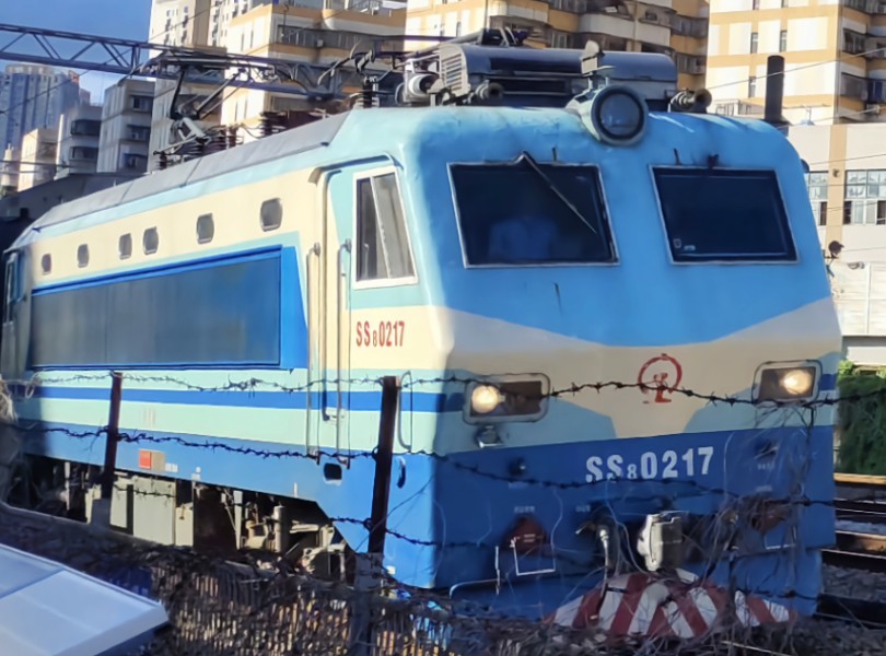 k535次(洛阳-深圳),本务广铁长段ss8-0217韶山8型电力机车