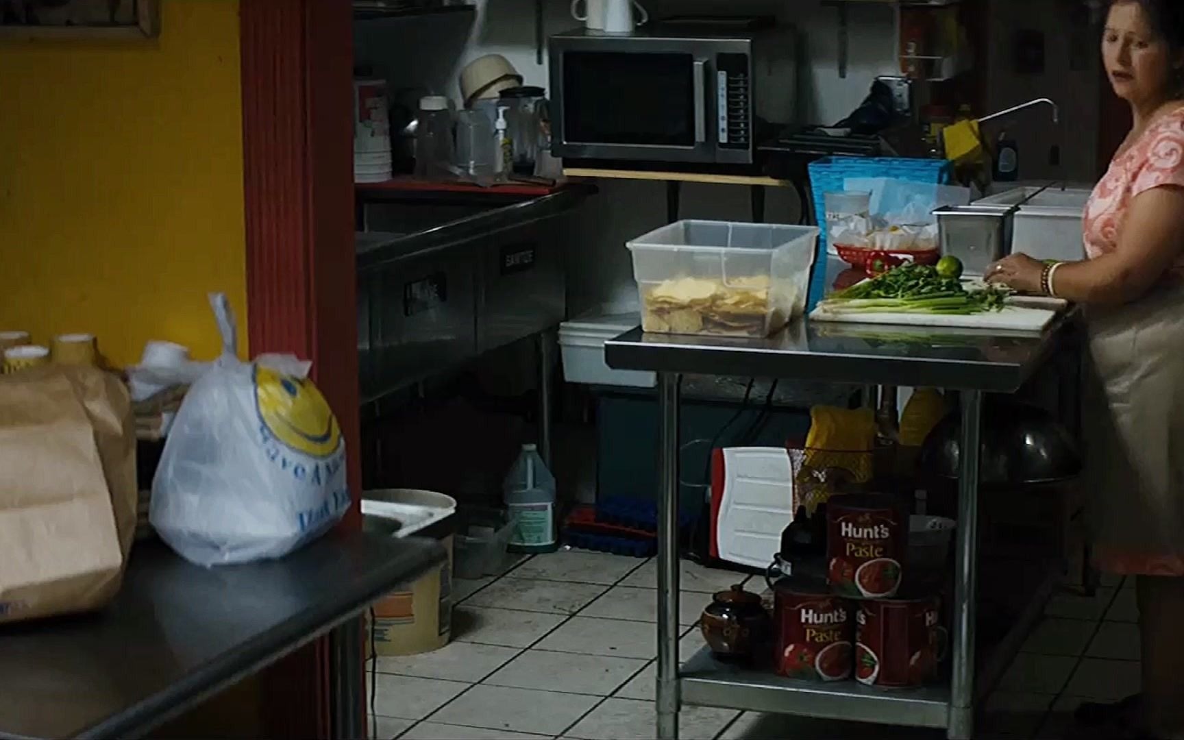 电影审判人:同事家的饭店被收保护费,正义的大叔出手相助_哔哩哔哩