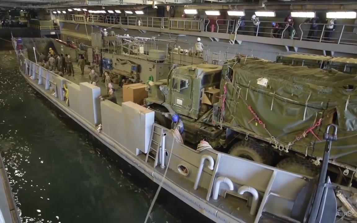 登陆艇lcu在行动两栖攻击舰