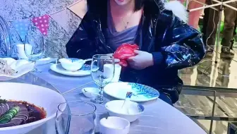 今天是吃席的一天，小雪老师太有才了！