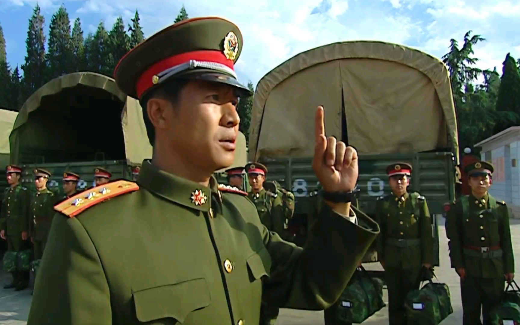 钢七连最后一批人离开了 连长高城双眼含泪