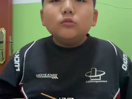 今天小凯姑姑带我们去吃烧烤