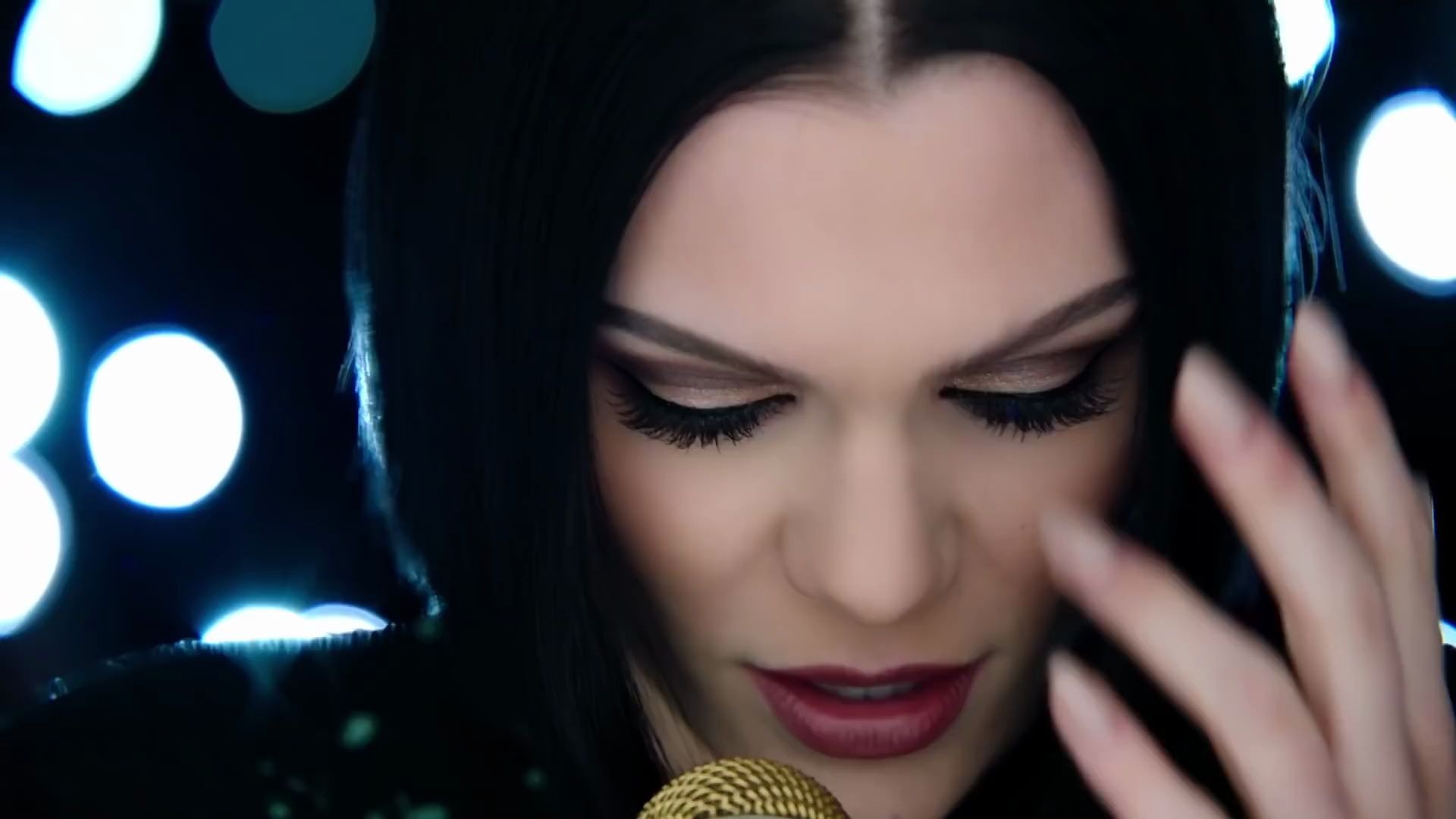 jessie j电影原声《flashlight》