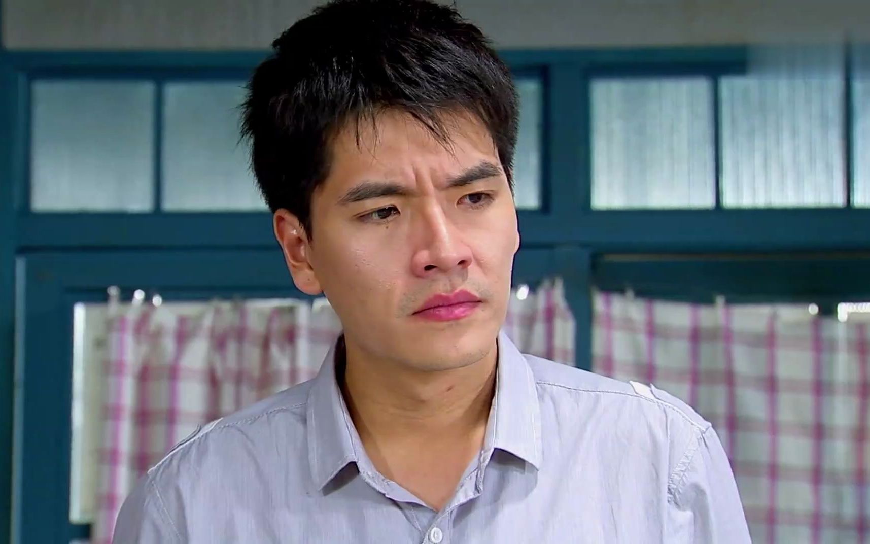 小菊的秋天 羽杰看到李香如的所作所为以后非常生气,李香如却因为儿子