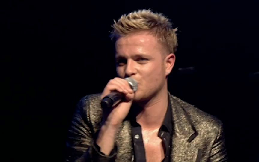 [图]Westlife - Swear It Again（06年温布利演唱会片段）