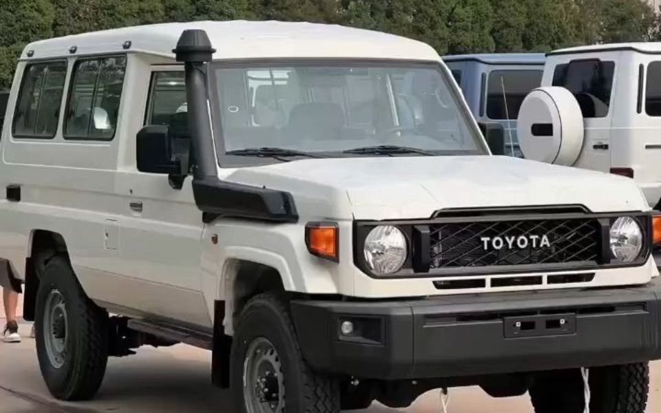 24款丰田兰德酷路泽lc78