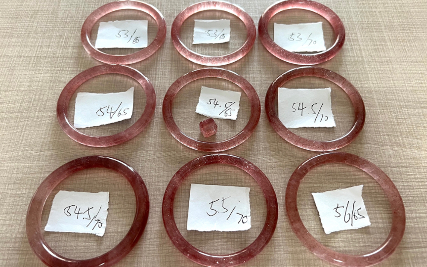 (内含付邮送)上新!星光草莓晶手镯 圈口53到56 价格65/70元哔哩哔哩bilibili