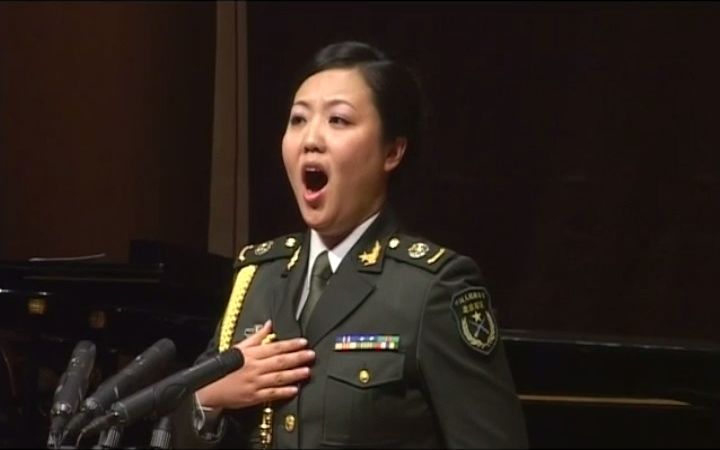女高音歌唱家中央民族大学音厅秦冉演唱歌曲我爱你中国