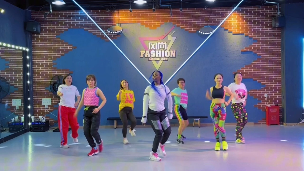 最新最in的zumba尊巴健身舞蹈「尊巴舞派对」活力四射,快乐健身不间断