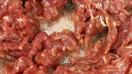 滑蛋牛肉,给你整理一套简单实用的菜谱!食材:牛里脊,土鸡蛋,小葱,土豆淀粉.调料:...展开全文哔哩哔哩bilibili