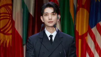 Download Video: 【英语听力】Joshua's speech at UNESCO 01