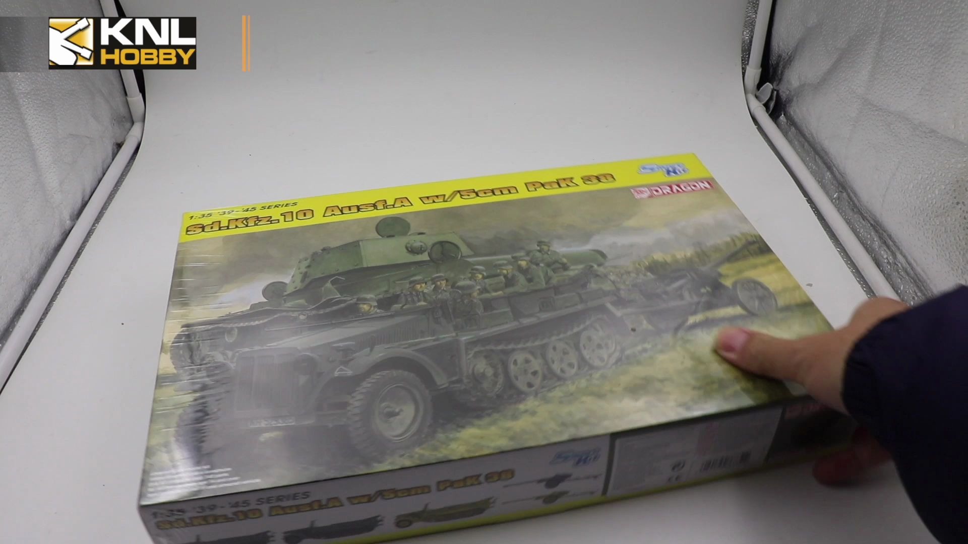 [图]1/35 威龙 6732 Sd.Kfz.10Ausf.A半履带牵引车及Pak38反坦克炮模型开箱啦！KNLhobby小金