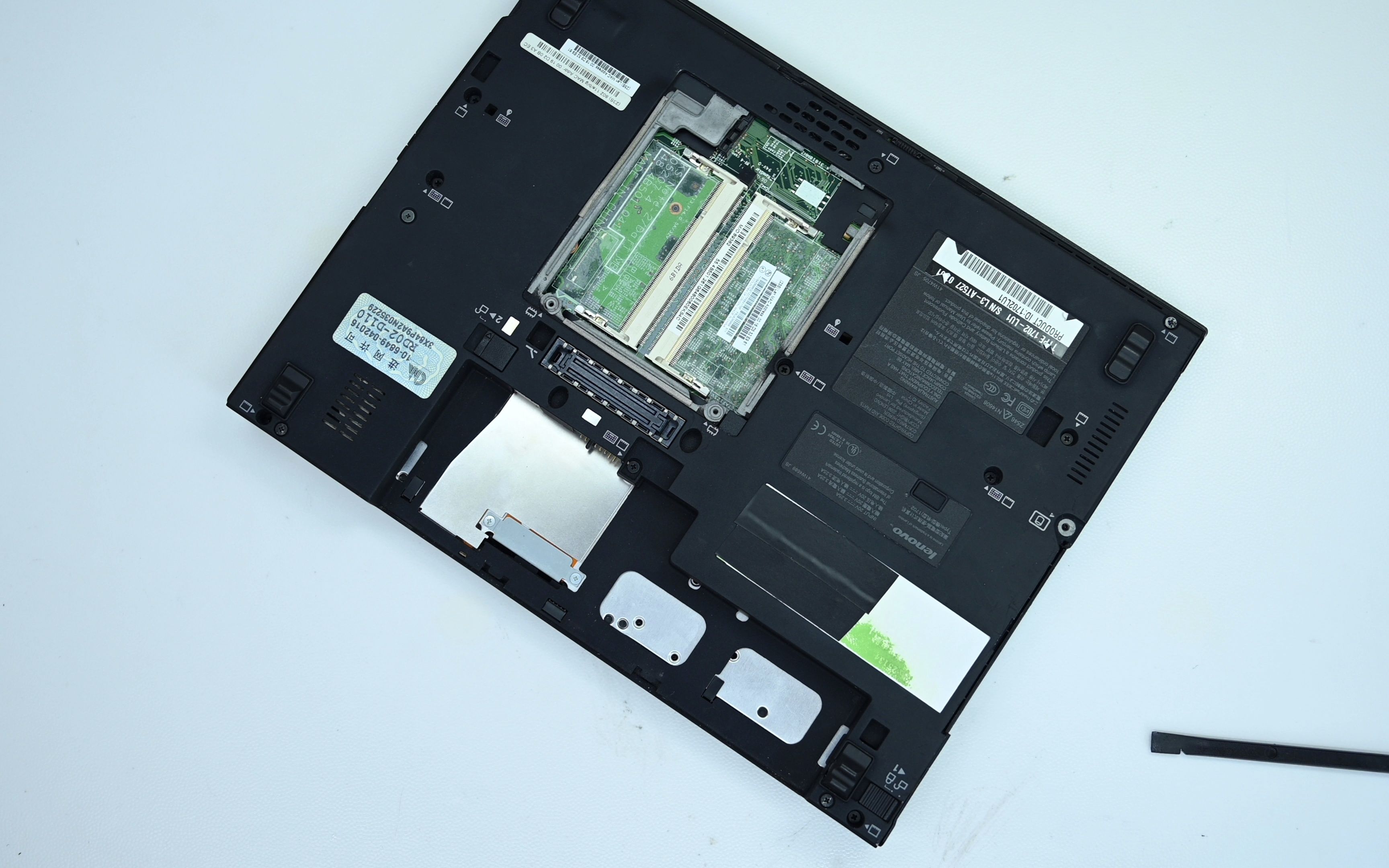 【拆解】thinkpad x60s:16年前的笔记本,瞧瞧这做工