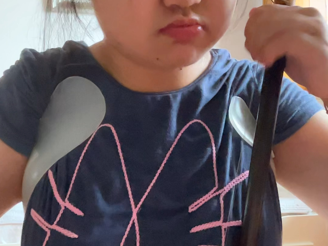 楚颂华彩练琴,北京回来,恢复体能!