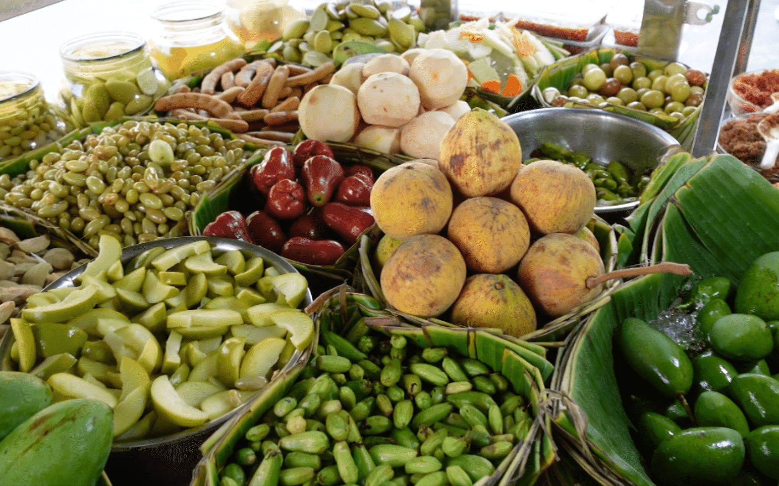 柬埔寨街头小吃,酸辣水果沙拉