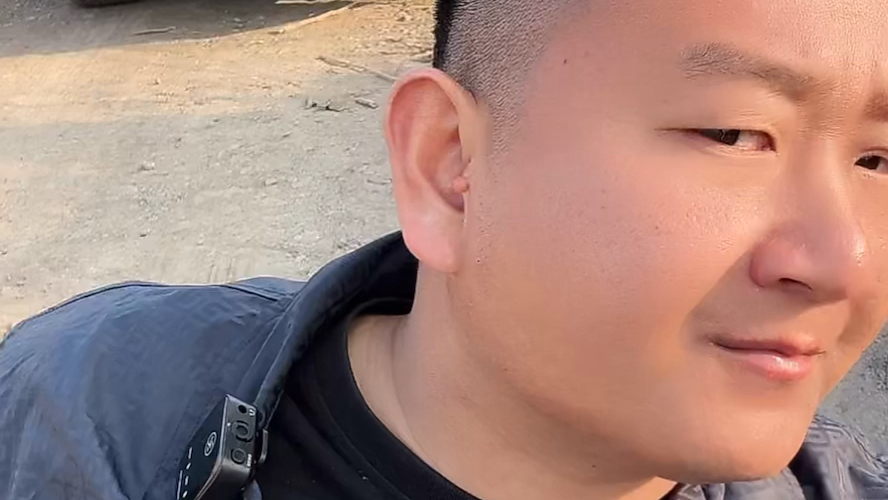 阿giao被粉丝用私人飞机戏耍