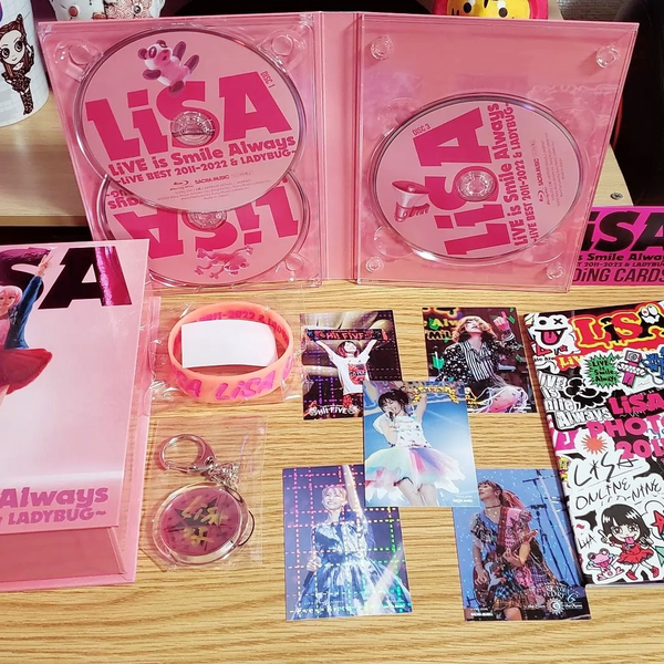 开箱】LiSA演唱会精选碟「LiVE BEST 2011-2022 & LADYBUG」完限版开箱