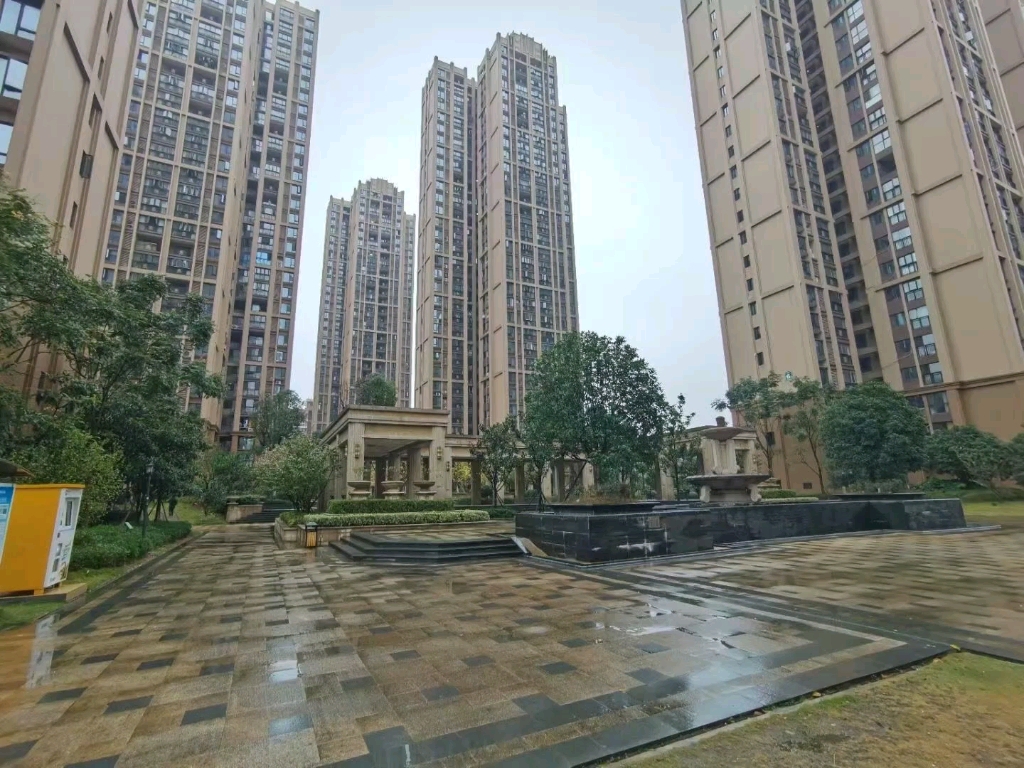 德思勤附近现房