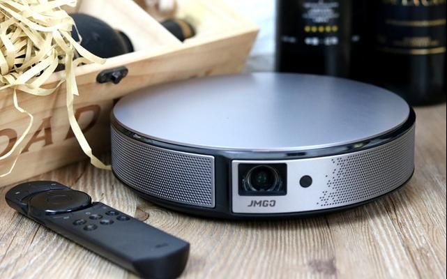 在家看巨幕动漫,死宅福利~坚果c6简测