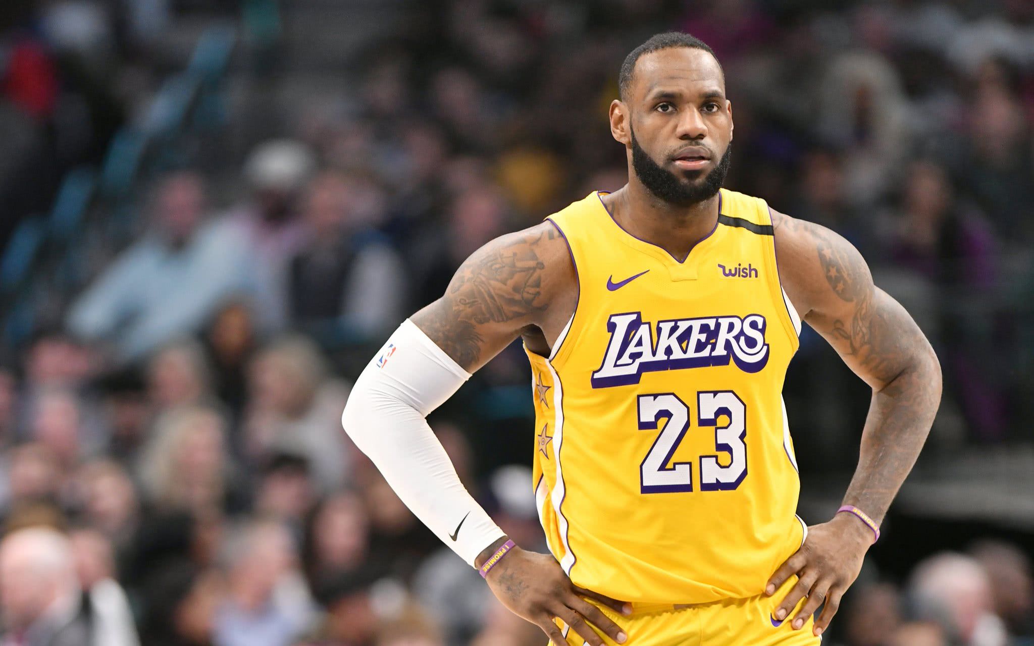 勒布朗詹姆斯 湖人vs太阳赛前训练,热身lebron james