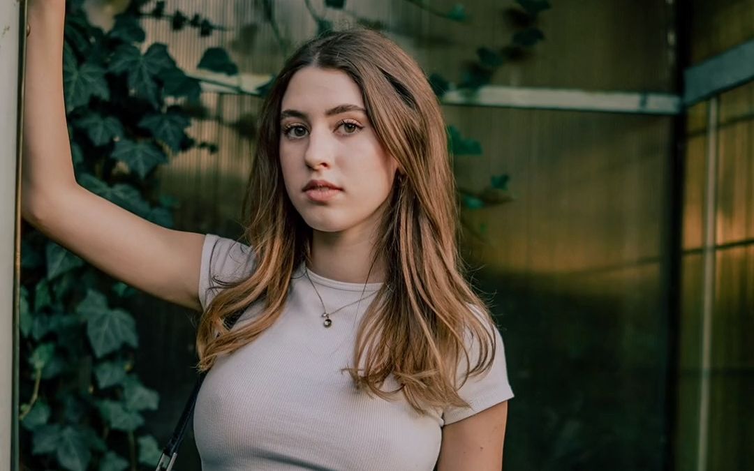 街拍搭讪欧洲小姐姐,坦荡的自信