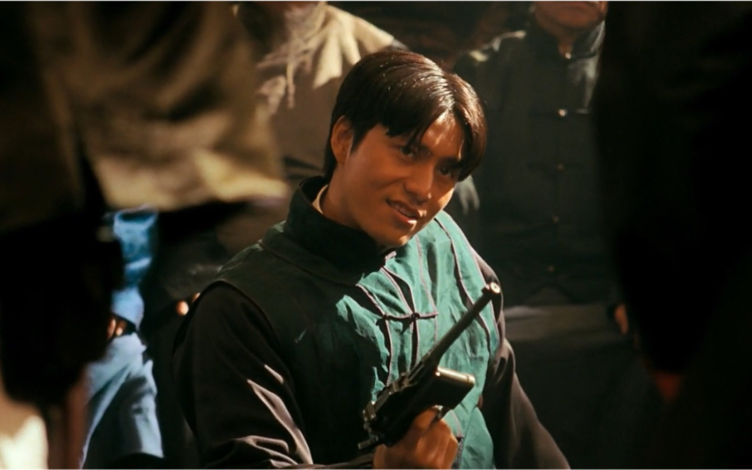 电影《让子弹飞》-他吃了两碗粉只给了一碗的钱,这就叫做不公平